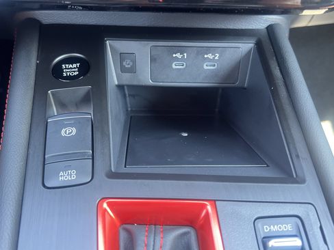 Certified 2025 Nissan Kicks SR FWD image 8