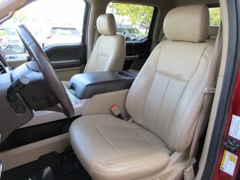 Used 2019 Ford F150 Lariat w/ Equipment Group 502A Luxury AWD/4WD image 31