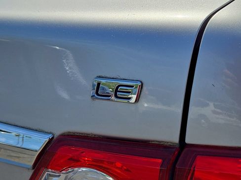 Used 2011 Toyota Corolla LE FWD image 30