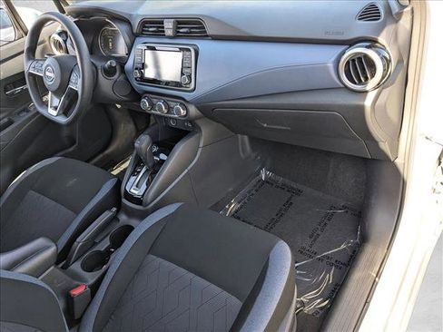 Used 2025 Nissan Versa SV image 20