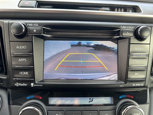 Used 2018 Toyota RAV4 XLE image 27