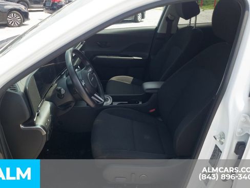 Used 2025 Hyundai Kona SEL FWD image 6