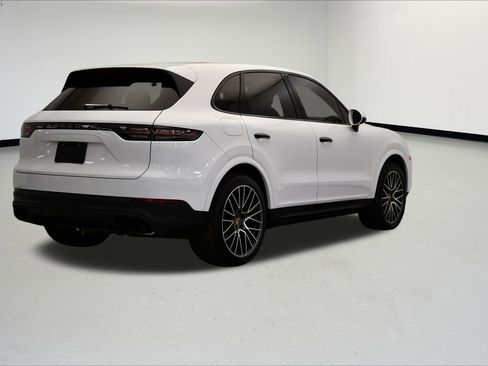 Used 2022 Porsche Cayenne image 7