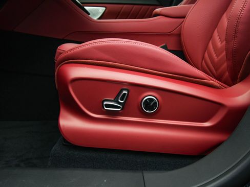 New 2025 Maserati Grecale Trofeo image 42