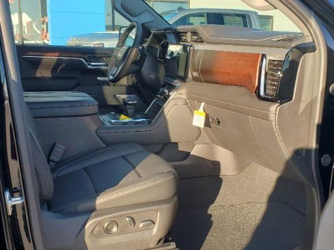 New 2025 GMC Sierra 1500 Denali w/ Denali Reserve Package image 15
