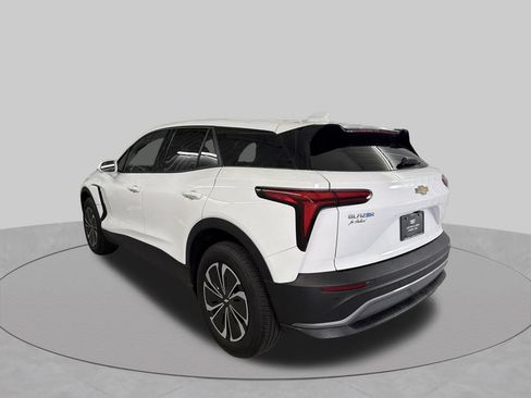 Used 2025 Chevrolet Blazer EV LT FWD image 8