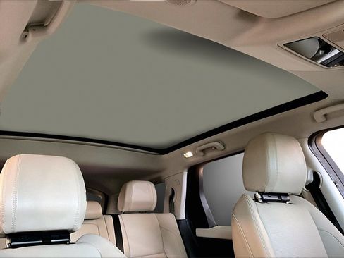 Used 2023 Land Rover Discovery Sport S image 25