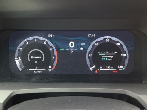 Certified 2025 Toyota Tacoma TRD Off-Road AWD/4WD image 30