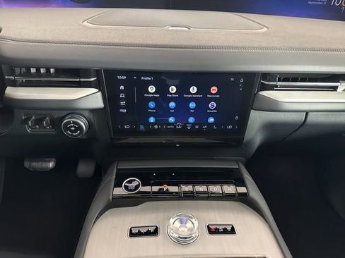 New 2025 Lincoln Navigator L Reserve w/ Jet Appearance Package image 11