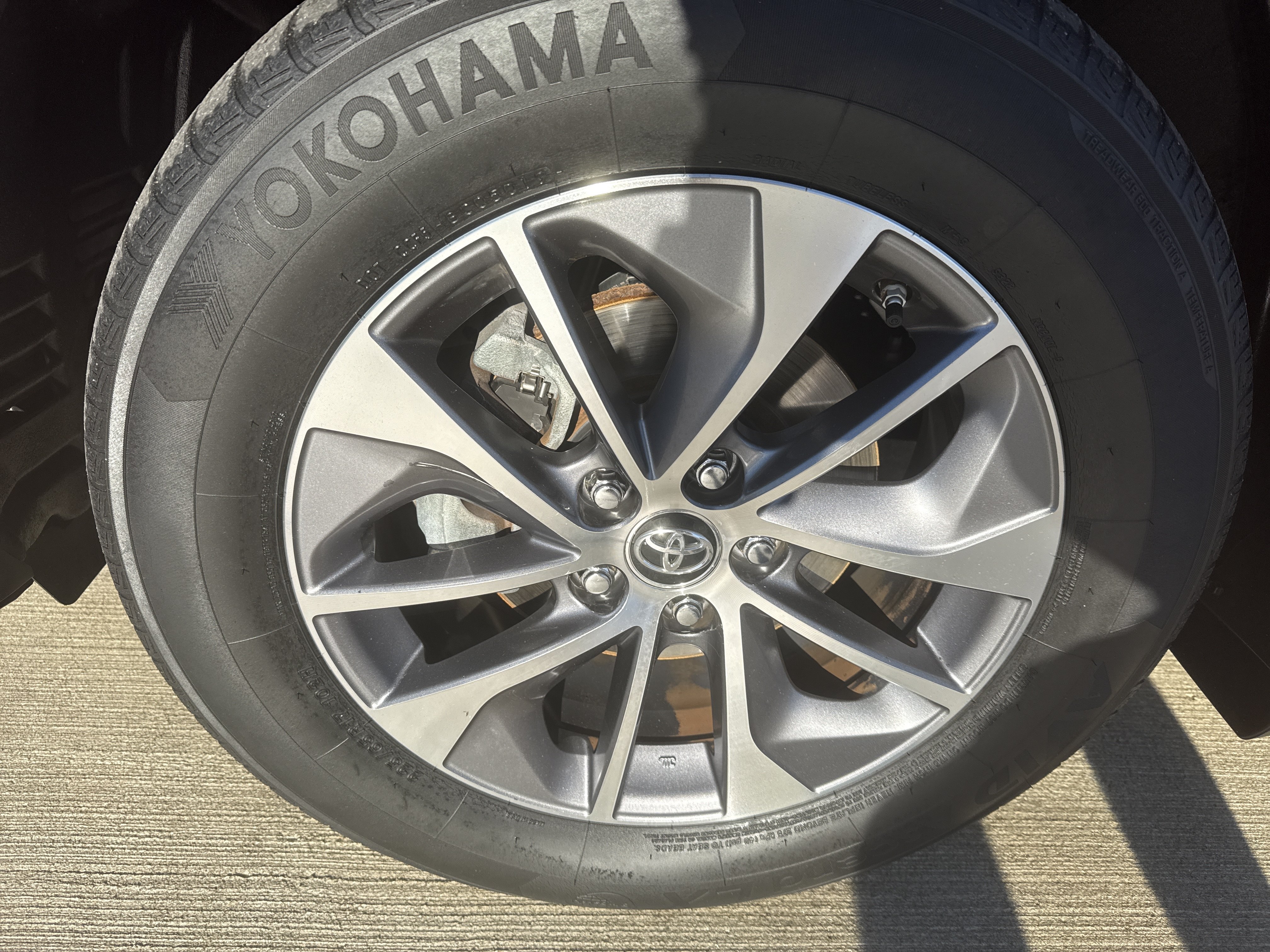 Used 2018 Toyota RAV4 XLE w/ Carpet Mat Package AWD/4WD image 7