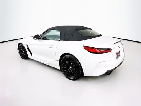 Used 2022 BMW Z4 sDrive30i w/ Dynamic Handling Package image 5