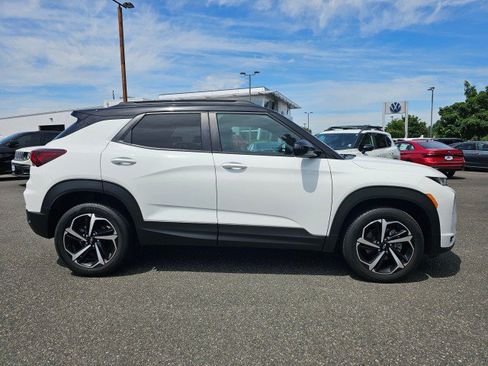 Used 2023 Chevrolet TrailBlazer RS AWD/4WD image 2