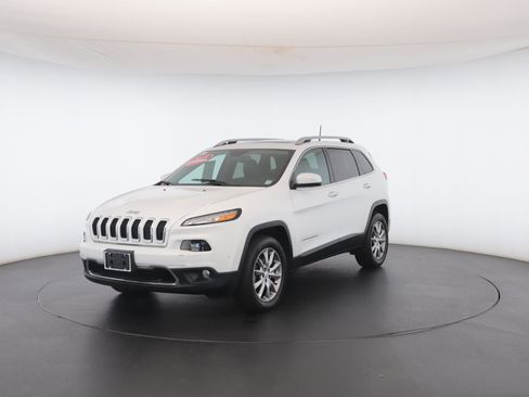 Used 2018 Jeep Cherokee Limited image 39