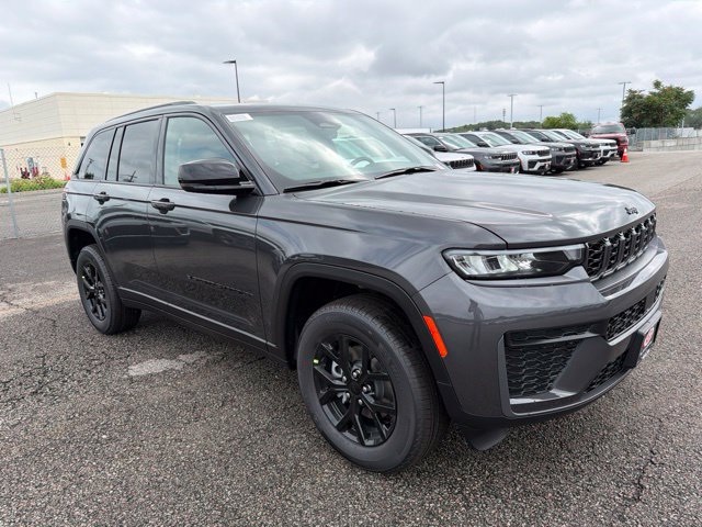 New 2026 Jeep Grand Cherokee Altitude AWD/4WD image 1