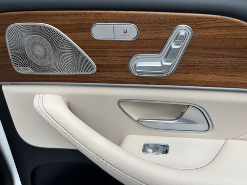 Used 2022 Mercedes-Benz GLS 450 4MATIC image 54