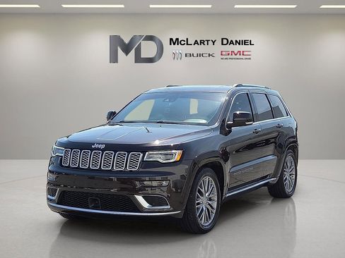 Used 2017 Jeep Grand Cherokee Summit w/ Platinum Series Group AWD/4WD image 2