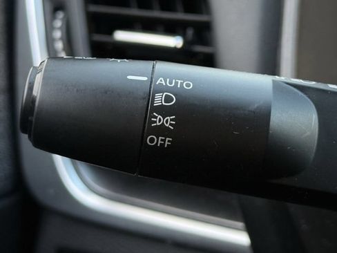 Used 2023 Nissan Rogue SV FWD image 21