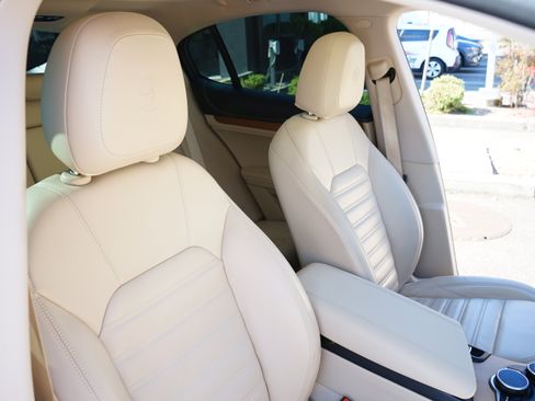 Used 2018 Alfa Romeo Stelvio Ti Lusso image 24