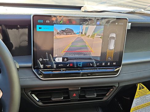New 2026 Volkswagen Tiguan SE FWD image 16