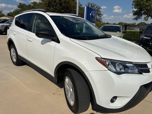 Used 2014 Toyota RAV4 LE FWD image 1