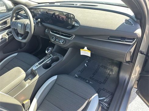 New 2025 Buick Envista Preferred image 25