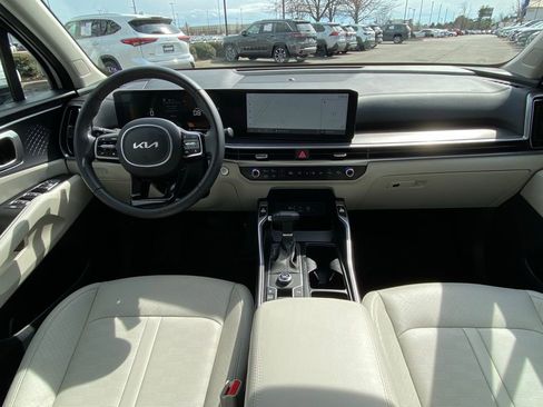 Used 2025 Kia Sorento S w/ Panoramic Sunroof Package image 35