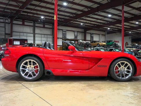 Used 2004 Dodge Viper SRT-10 image 10