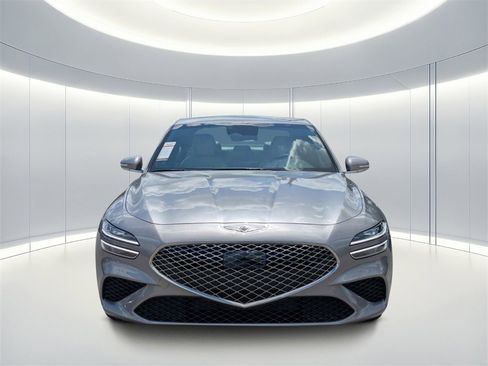 Used 2025 Genesis G70 2.5T image 8