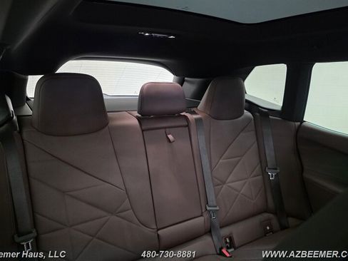 Used 2024 BMW iX xDrive50 AWD/4WD image 25