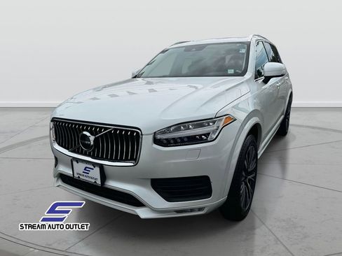 Used 2022 Volvo XC90 T6 Momentum w/ Climate Package image 2