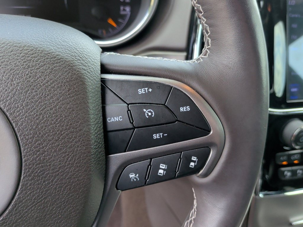 Used 2019 Jeep Grand Cherokee Overland AWD/4WD image 19