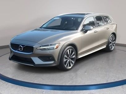 Used 2021 Volvo V60 T5 Cross Country w/ Lounge Package