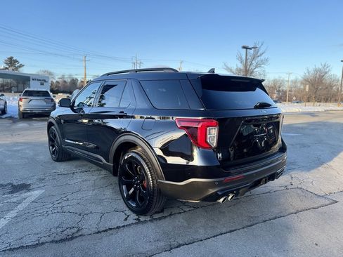 Used 2023 Ford Explorer ST w/ Technology Package image 4