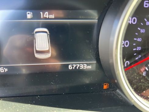 Certified 2024 Kia Carnival LX image 13