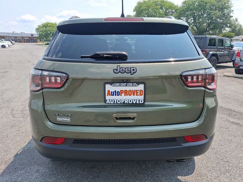 Used 2021 Jeep Compass Latitude AWD/4WD image 5