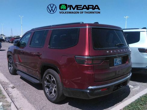 Used 2024 Jeep Wagoneer Series III AWD/4WD image 4