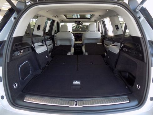 Used 2023 Jeep Grand Cherokee L Overland w/ MOPAR Finishing Package image 40