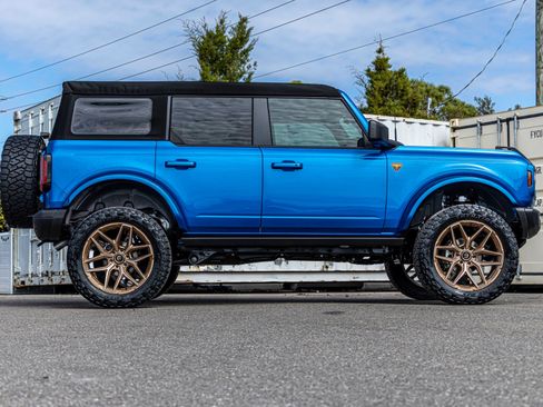 New 2025 Ford Bronco Badlands image 2