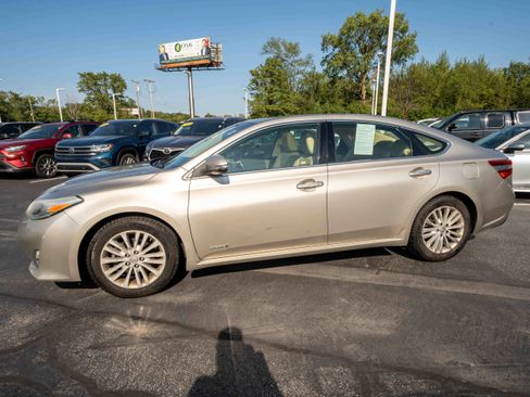Used 2015 Toyota Avalon XLE Premium FWD image 3