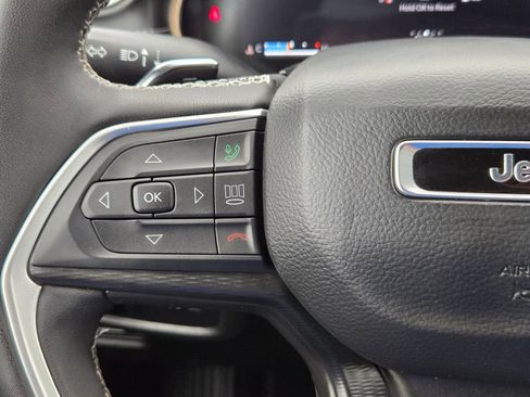 Used 2025 Jeep Grand Cherokee L Laredo image 22