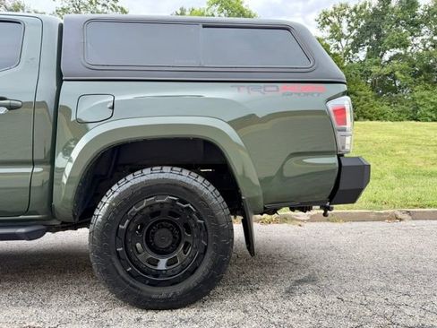Certified 2022 Toyota Tacoma TRD Sport AWD/4WD image 5