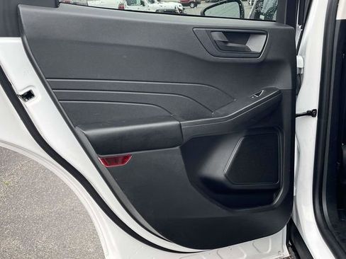 Used 2022 Ford Escape SE image 15