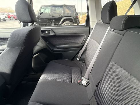 Used 2017 Subaru Forester 2.5i Premium image 9