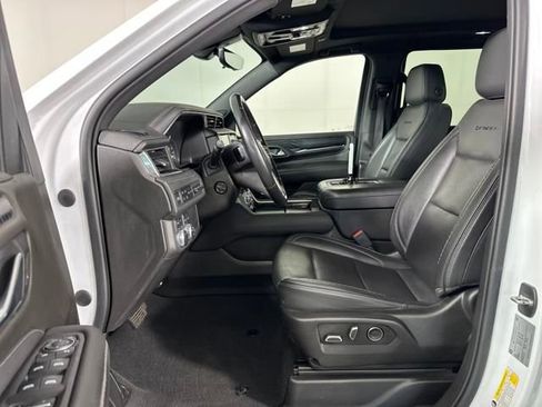 Used 2021 GMC Yukon Denali w/ Denali Premium Package image 11