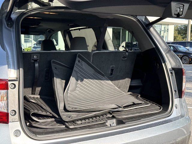 Used 2021 Honda Pilot Touring image 11