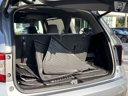 Used 2021 Honda Pilot Touring image 11