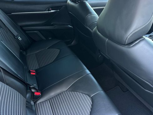 Used 2022 Toyota Camry SE w/ Carpet Mat Package (TMS) FWD image 17