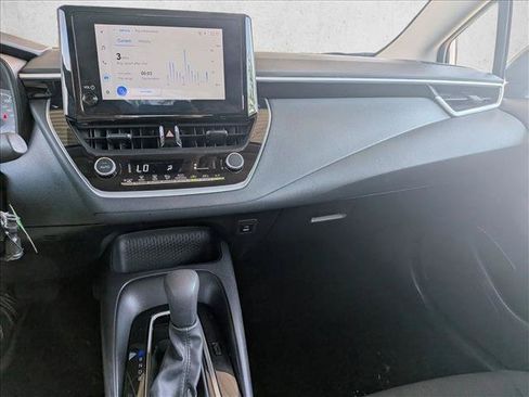 Used 2025 Toyota Corolla LE FWD image 12