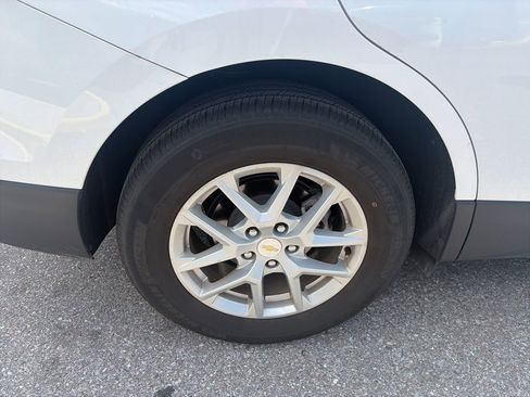 Used 2024 Chevrolet Equinox LS w/ LS Convenience Package image 9