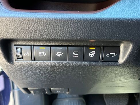 Used 2022 Toyota RAV4 Limited AWD/4WD image 28